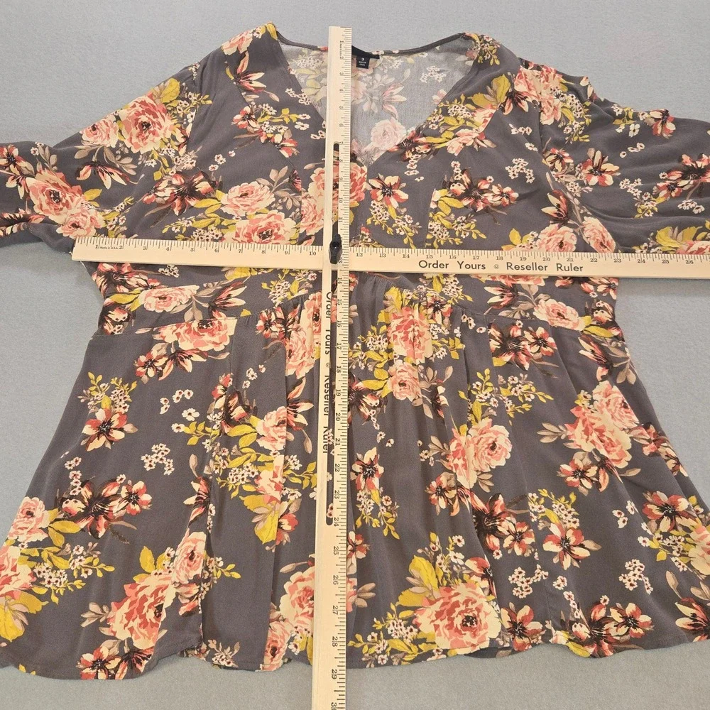 Torrid Babydoll Top‎ Women 3 Grey Pink Floral V-Neck Long Sleeve Rayon Blouse
